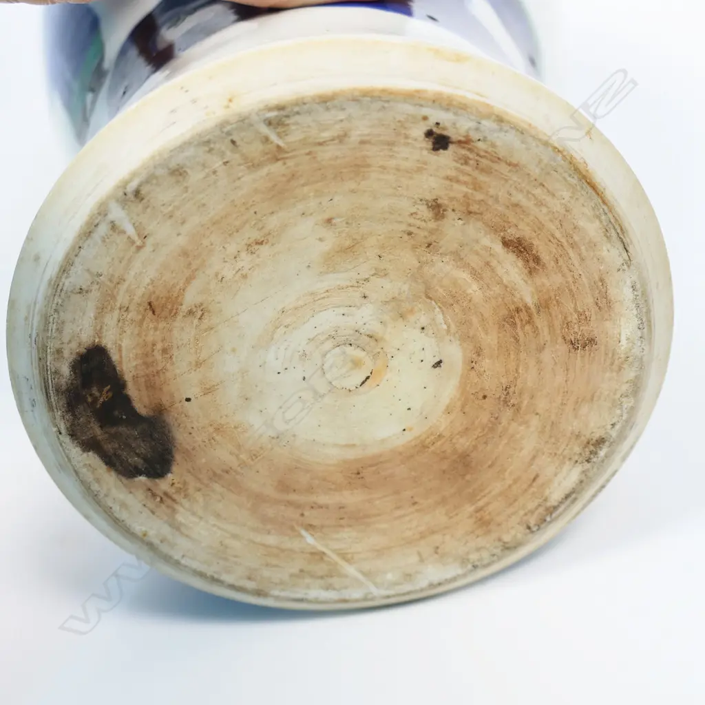 A late 19th/early 20thC Chinese vase, Image 1++
