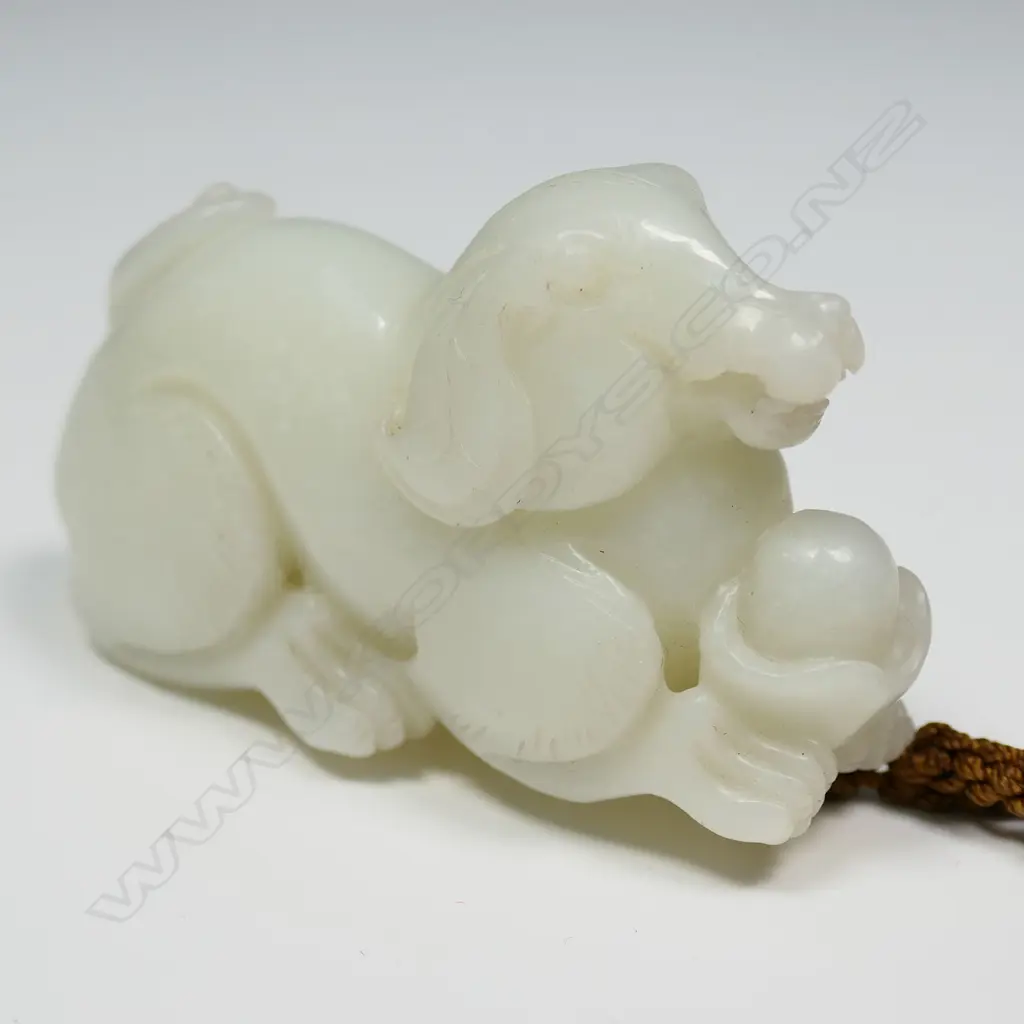 A quality Chinese white hetian jade mythical beast handling piece, Image 1++