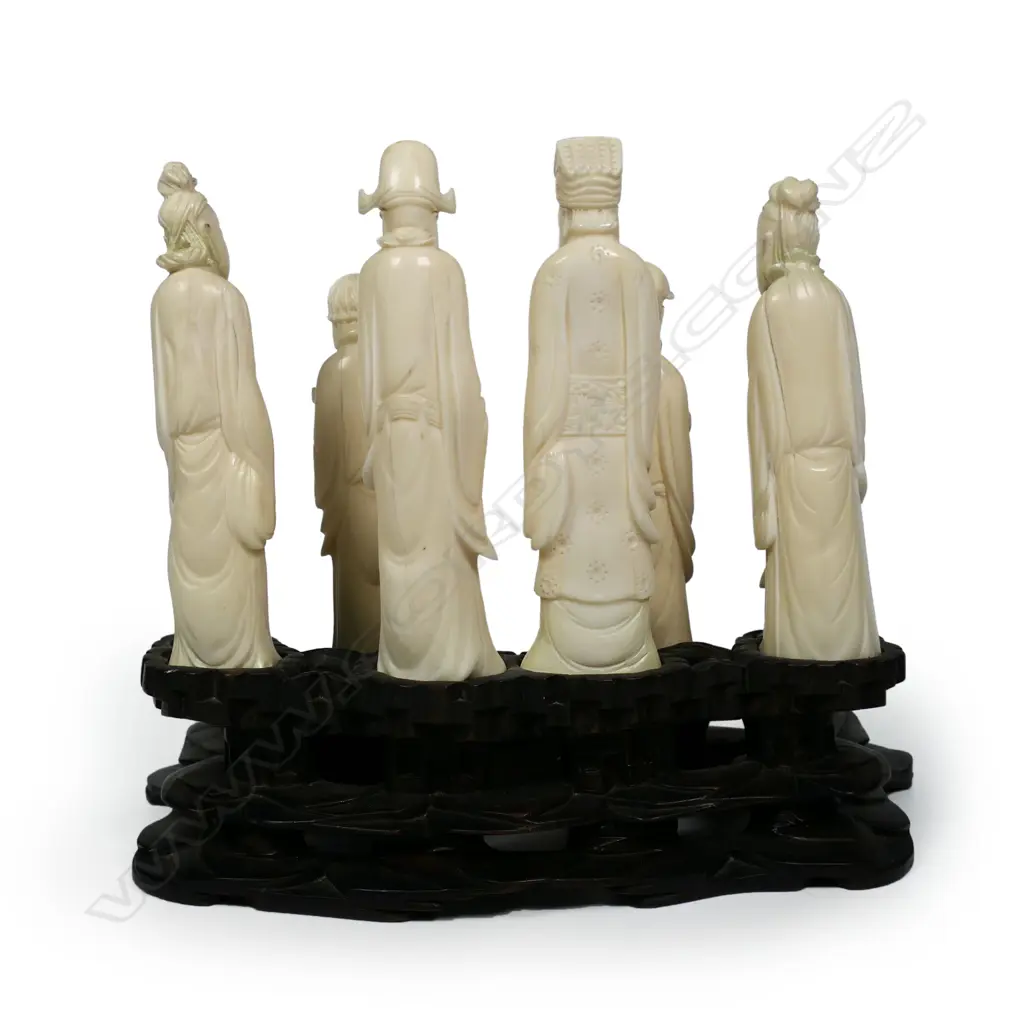 Eight carved ivory Chinese figures, Image 1++