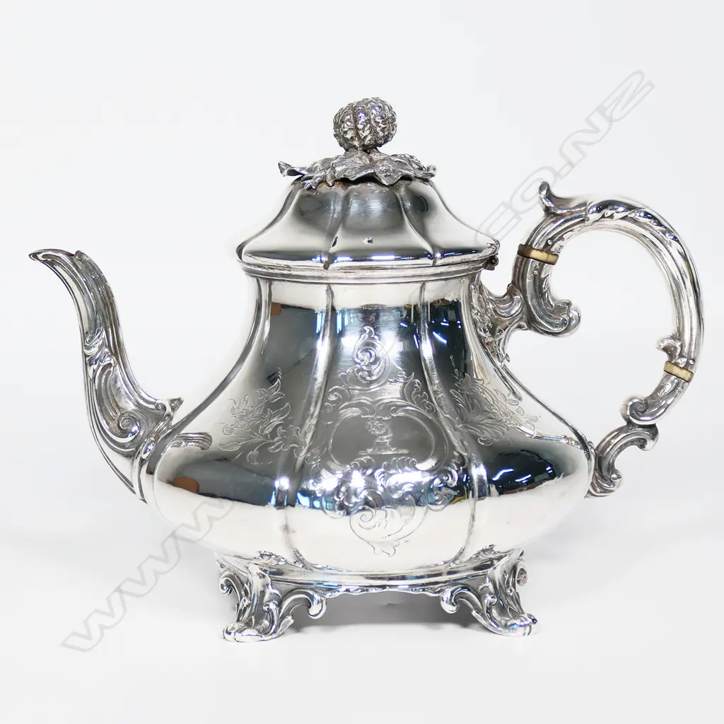 A Victorian silver melon form teapot, Image 1++