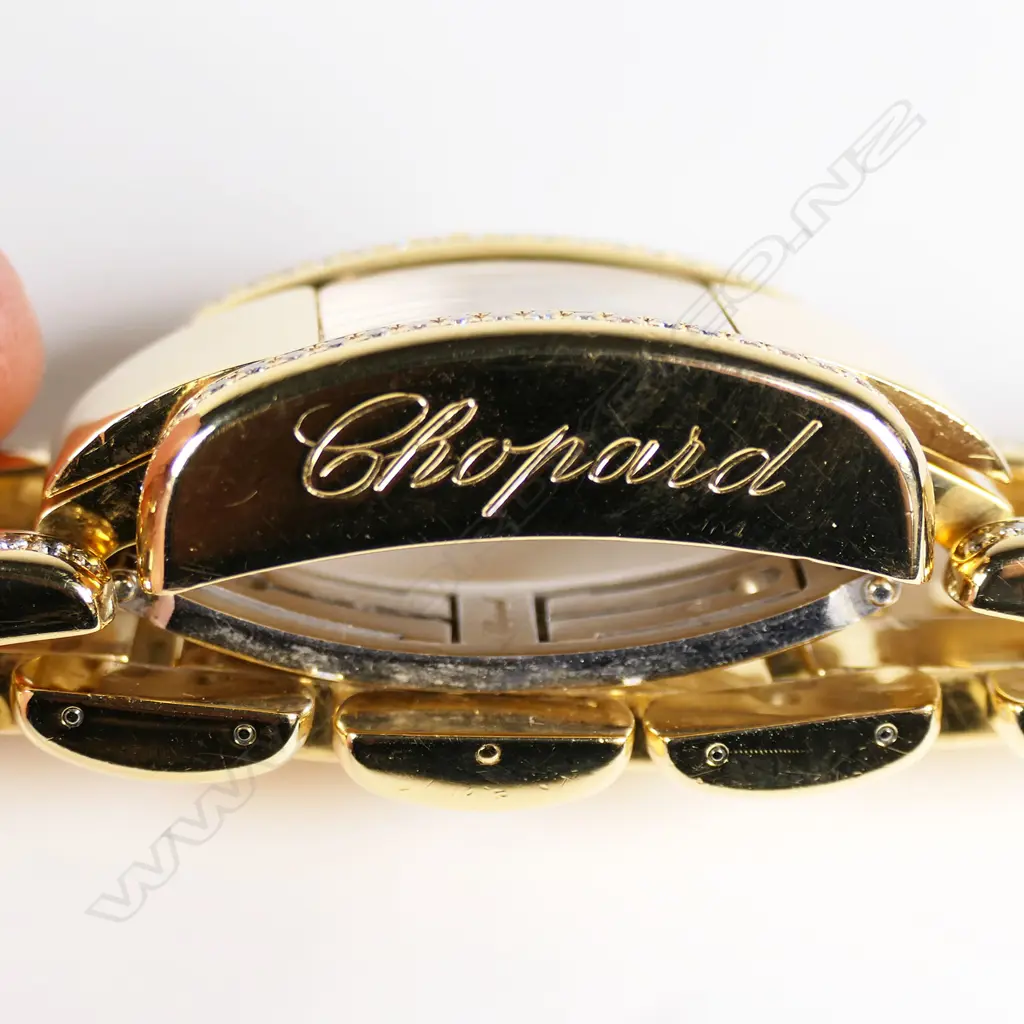 A ladies, Chopard ‘La Strada’ wristwatch in 18ct yellow gold, Image 1++