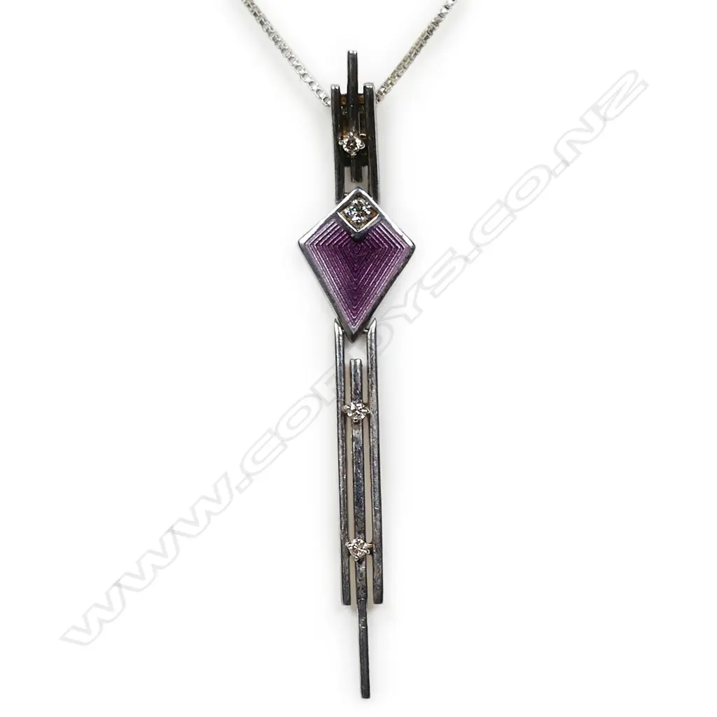 A silver Art Deco style enamel and diamond pendant and earrings, Image 1++