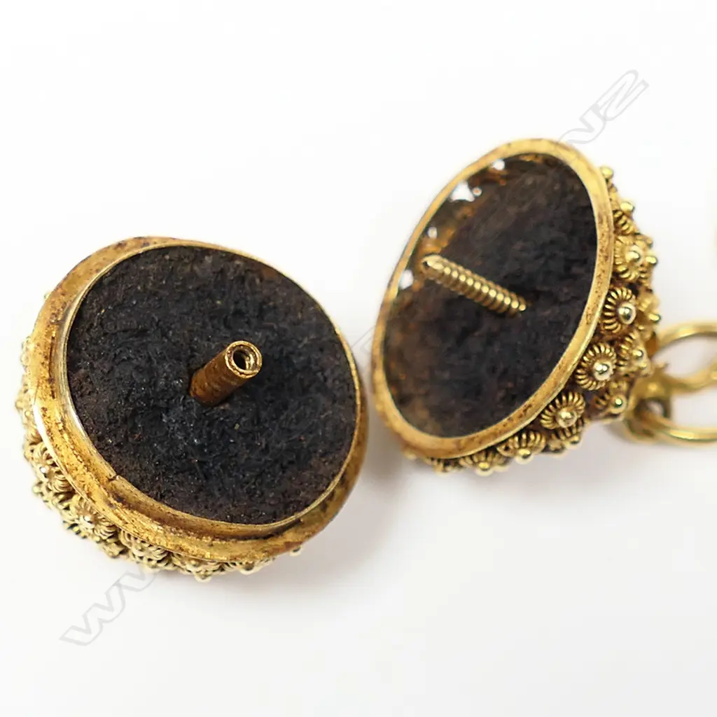 A 20ct gold locket, Image 1++