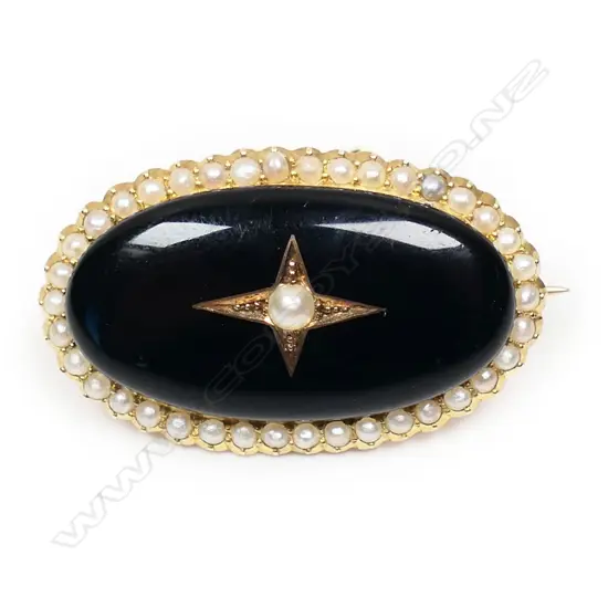 A 15ct light rose gold and pearl mourning brooch,
