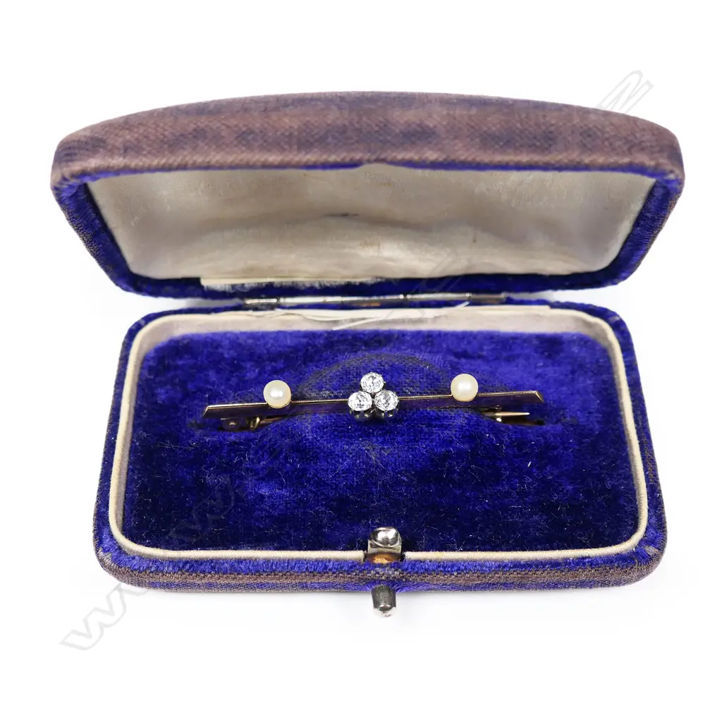 A 9ct rose gold and silver diamond and pearl bar brooch, Image 1++