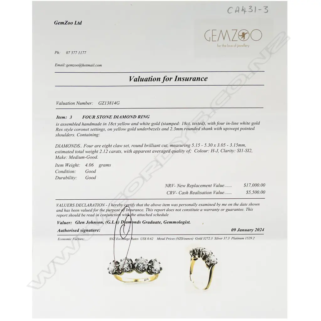 An 18ct gold and four stone diamond ring, Image 1++