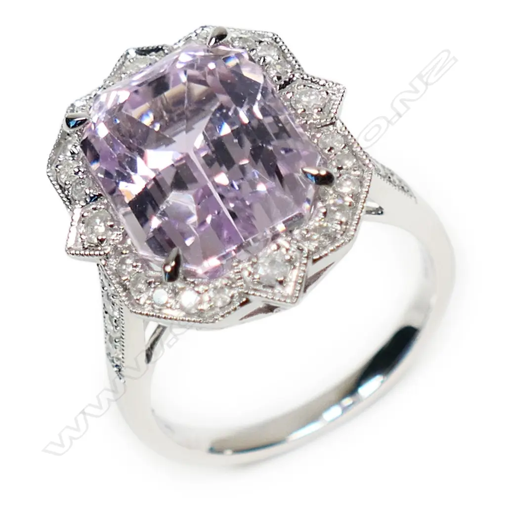 A 14ct white gold kunzite and diamond antique style ring, Image 1++