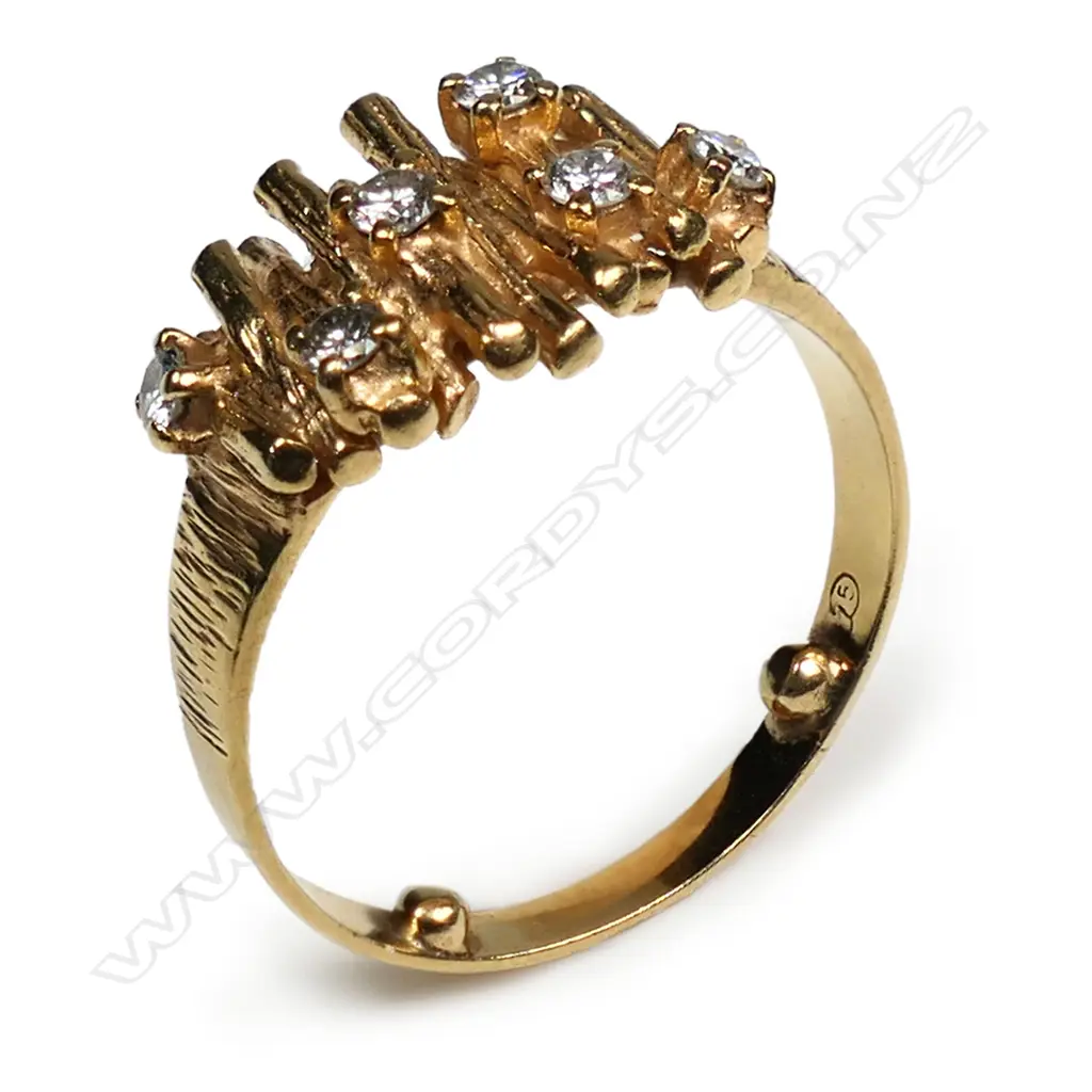 A 1960's/70's 9ct and diamond set designer ring, Image 1++