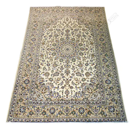A fine hand knotted Kashan carpet,