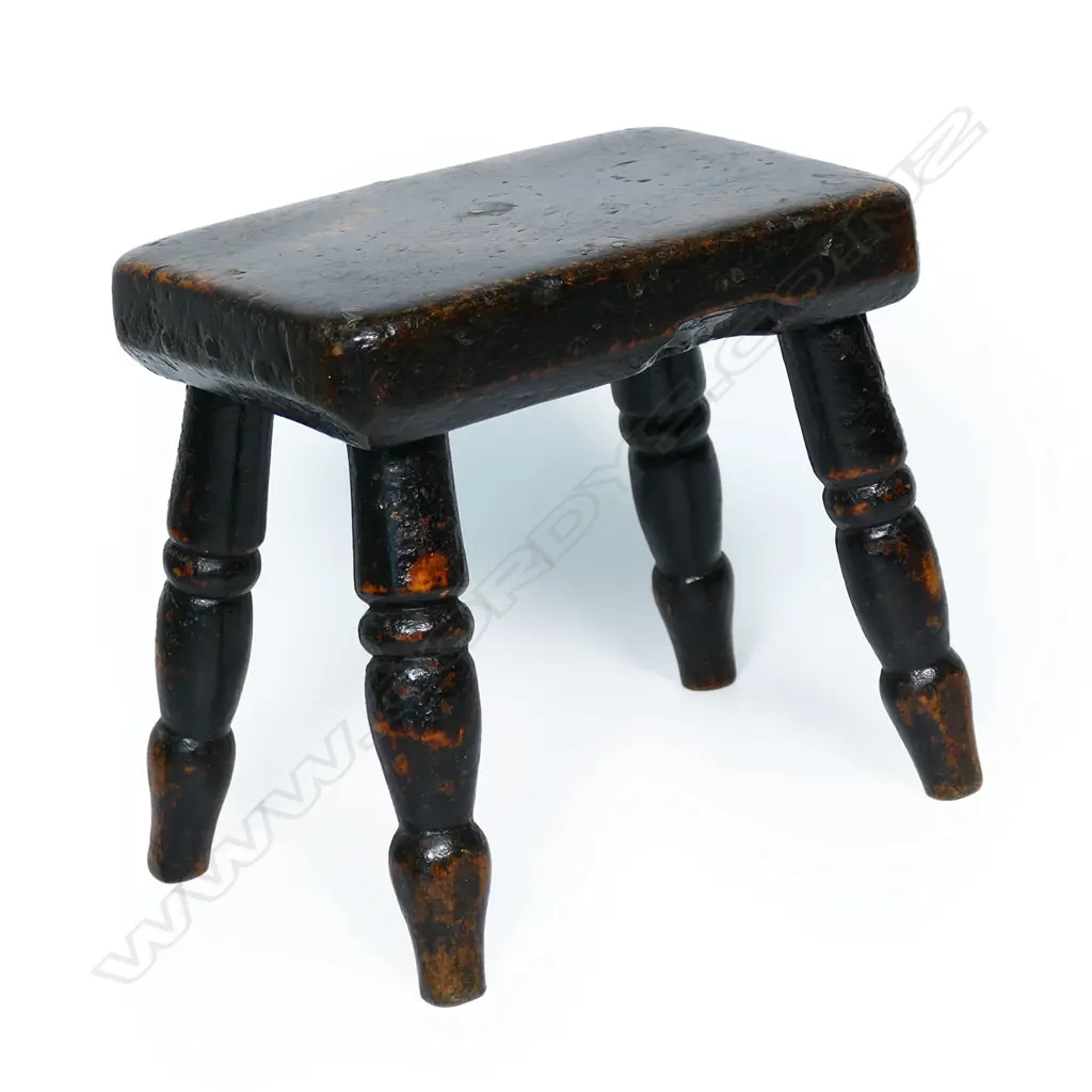A 19thC Welsh milking stool, Image 1++