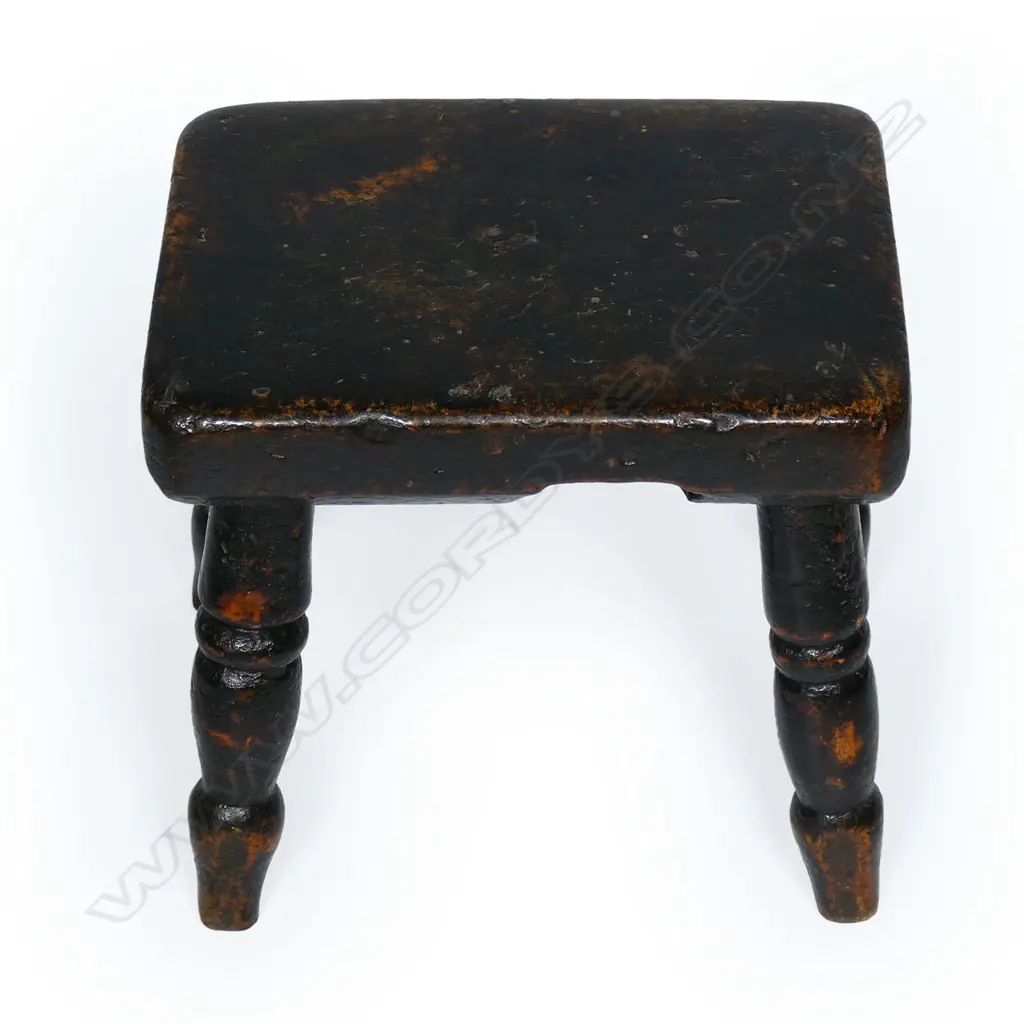 A 19thC Welsh milking stool, Image 1++