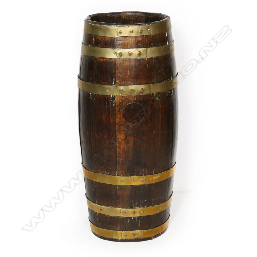 A Victorian coopered oak brass bound stick stand, Image 1++