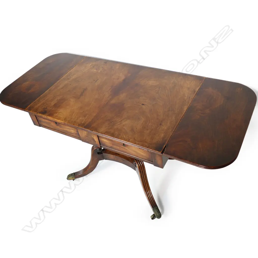 An elegant Regency period flame mahogany sofa table, Image 1++