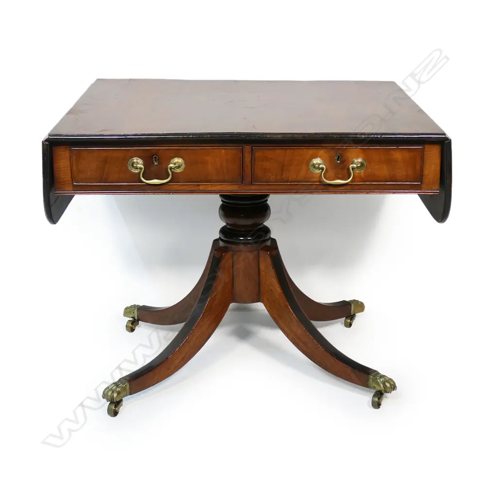 A fine quality George III flame mahogany sofa table, Image 1++