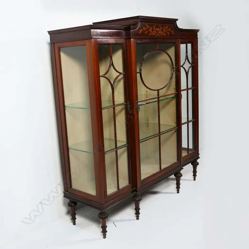 An Edwardian mahogany Sheraton revival display cabinet, Image 1++