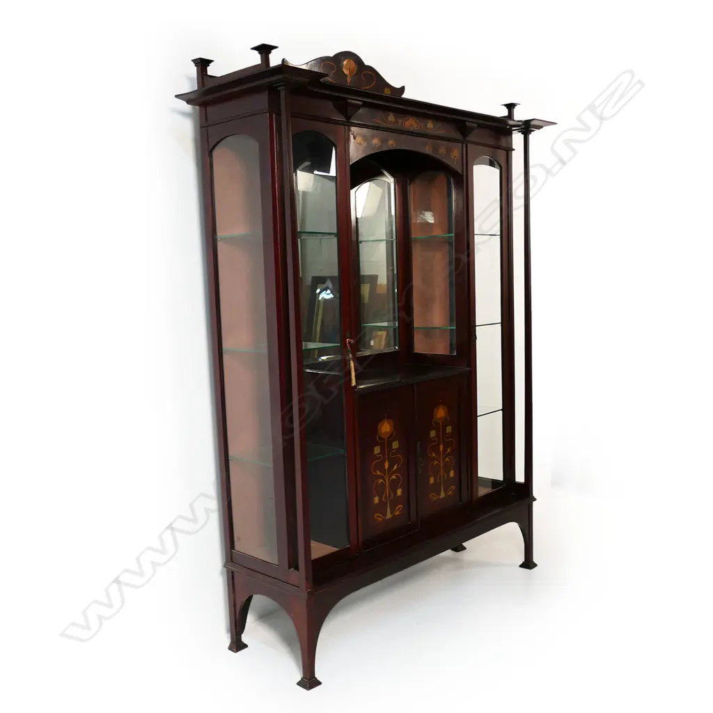 An Edwardian mahogany Art Nouveau display cabinet, Image 1++