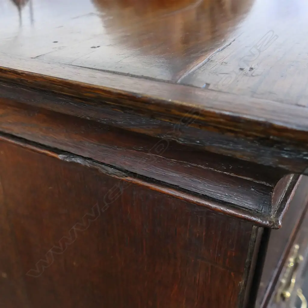 A George III oak flat front chest, Image 1++