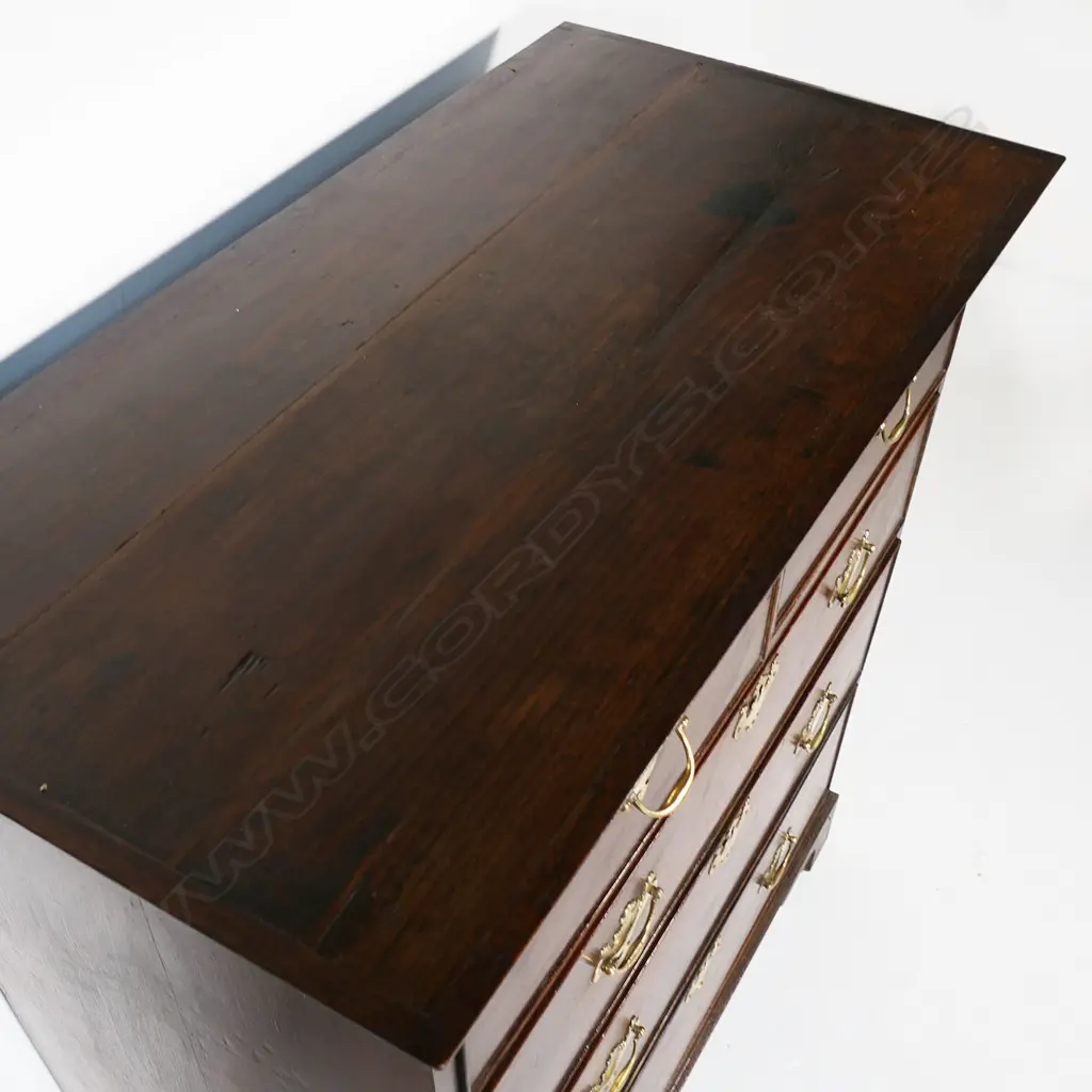 A George III oak flat front chest, Image 1++
