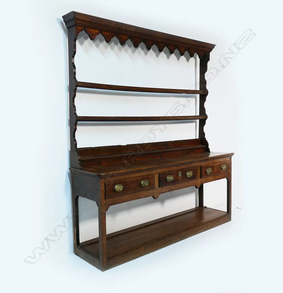 A Georgian oak Welsh dresser, with open plate rack back, Image 1++