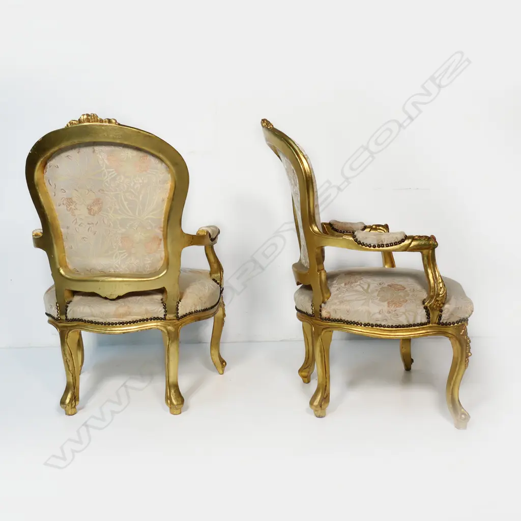 A pair of French style fauteuil armchairs, Image 1++