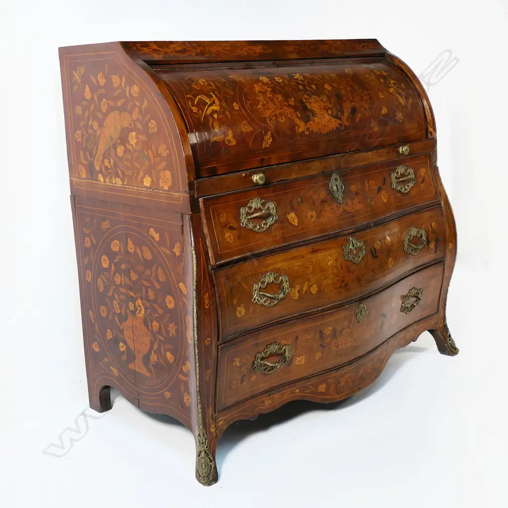 A Dutch marquetry bombe bureau, Image 1++