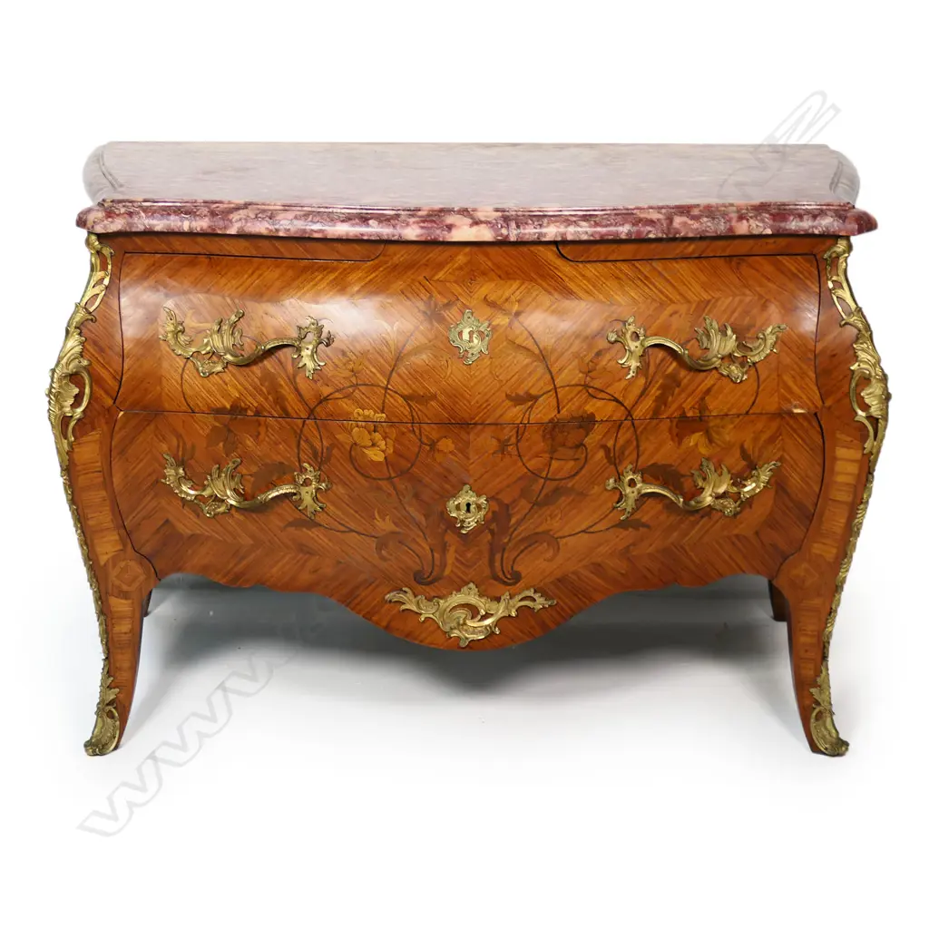 A late 19thC.French bombe kingwood commode, Image 1++