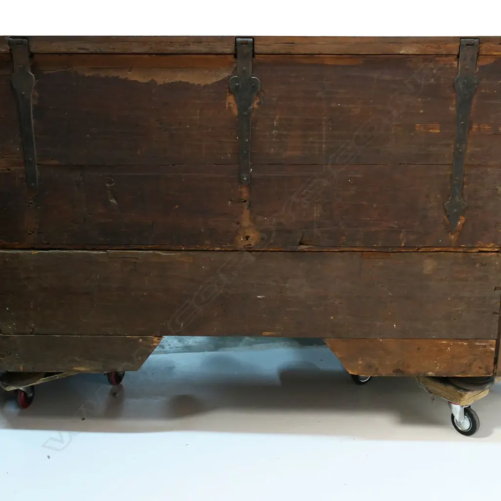 An important and rare German two part coffer for flour and salt, made in Burg zu Groß-Karben, near Frankfurt, in 1616. Image 1++