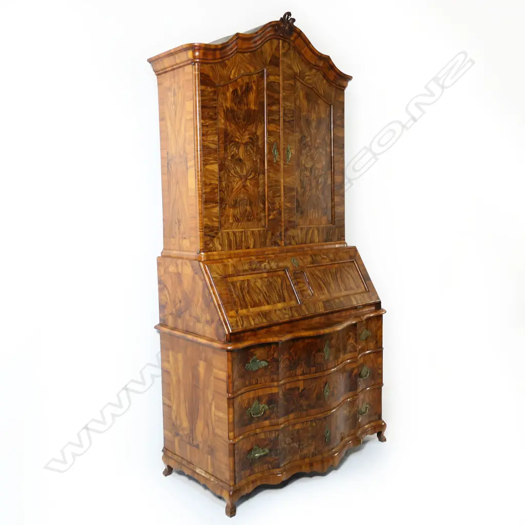 A 19thC German dark figured walnut bureau cabinet c.1750, Image 1++
