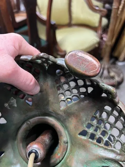 An impressive and heavy Tiffany style dragonfly table lamp, Image 1++