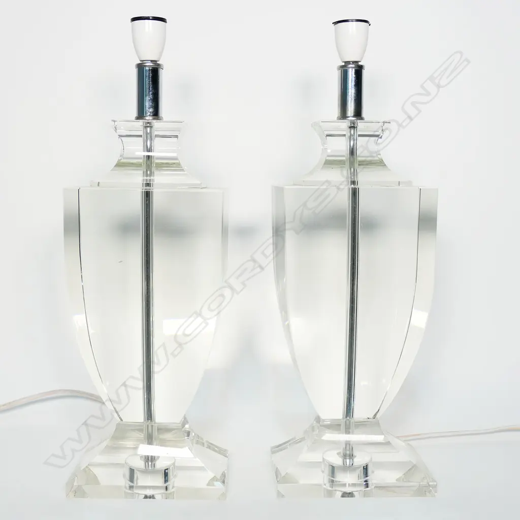 A pair of heavy crystal table lamps, Image 1++