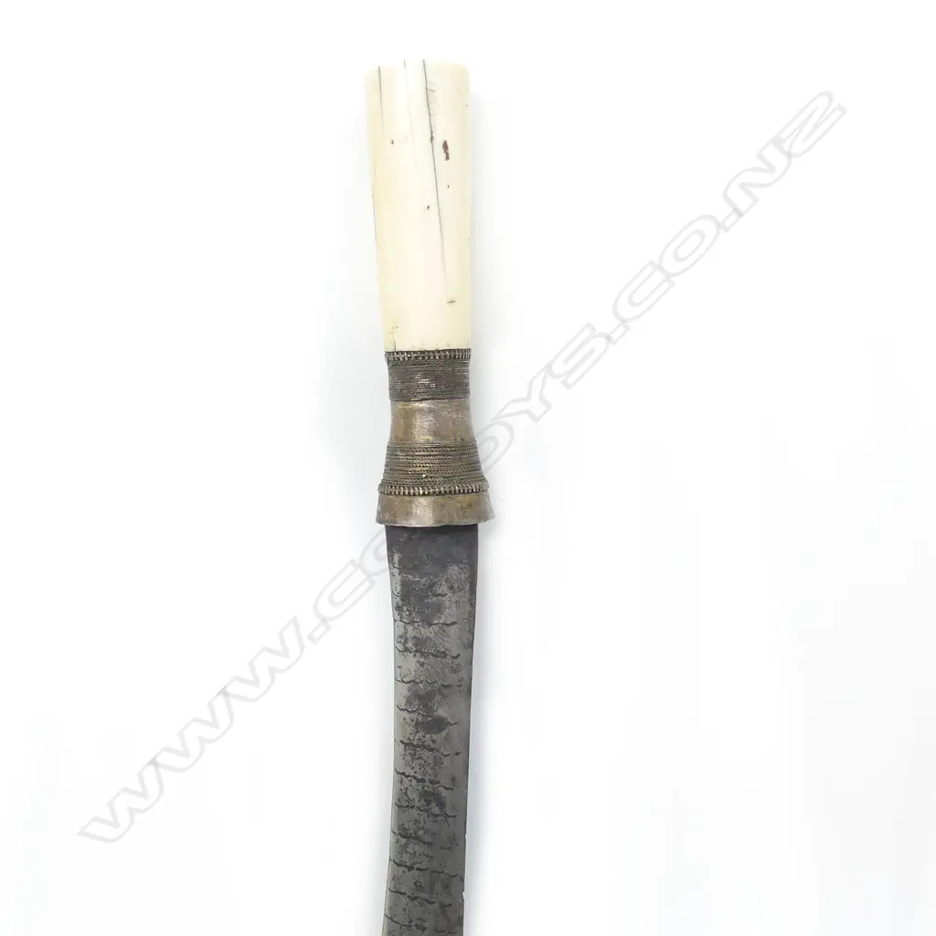 A 19thC Shan peoples, Eastern Burmese dagger (dha) with cylindrical ivory hilt, Image 1++
