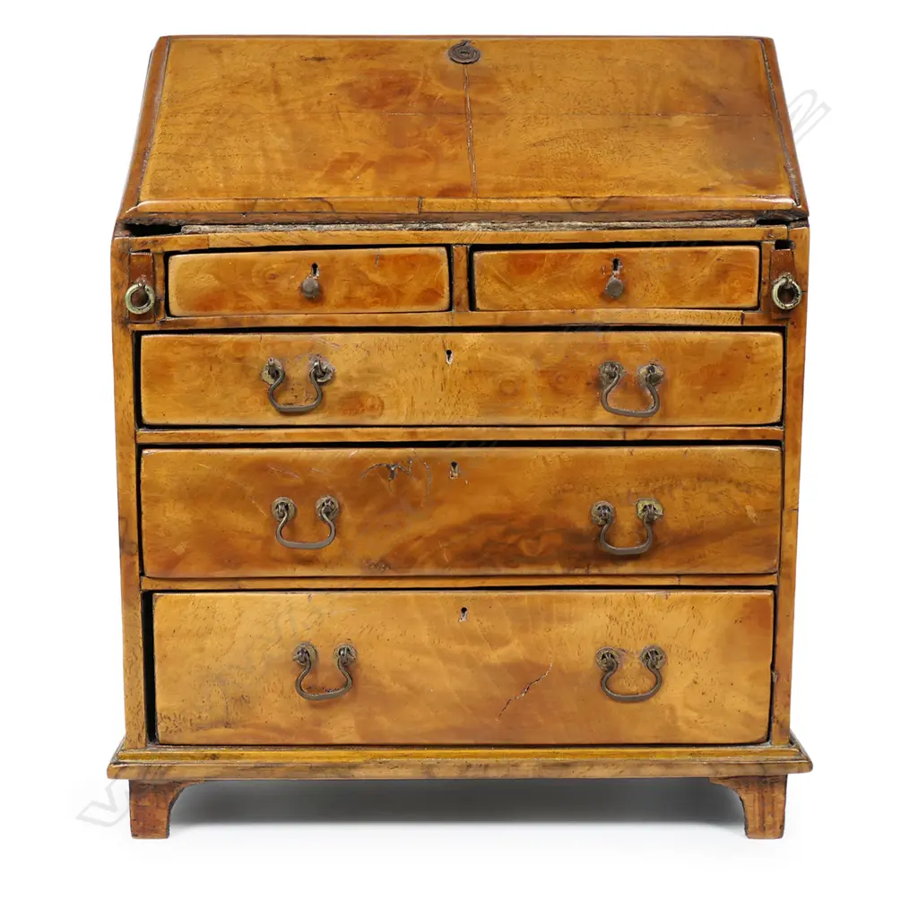 A rare George III figured walnut miniature apprentice made fall front bureau, Image 1++