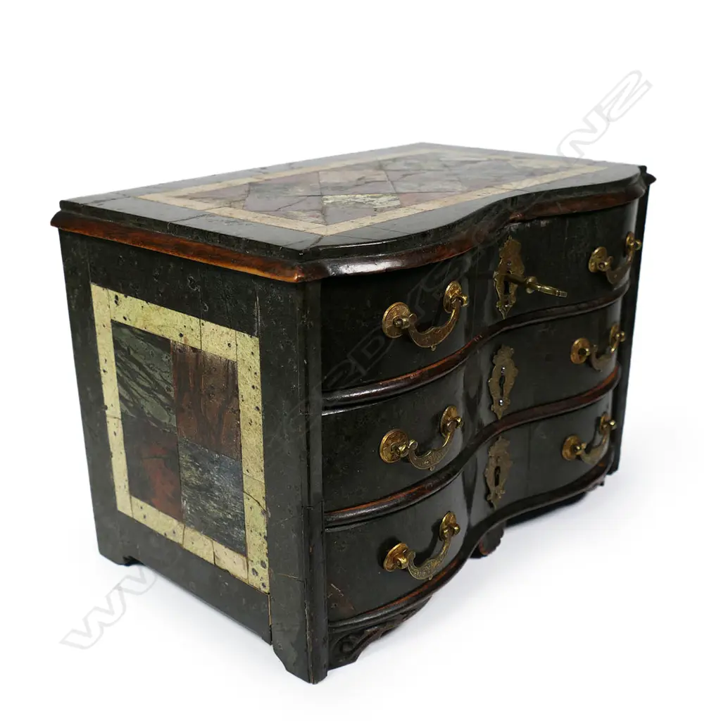 A rare 19thC Grand Tour marble covered miniature commode, Image 1++