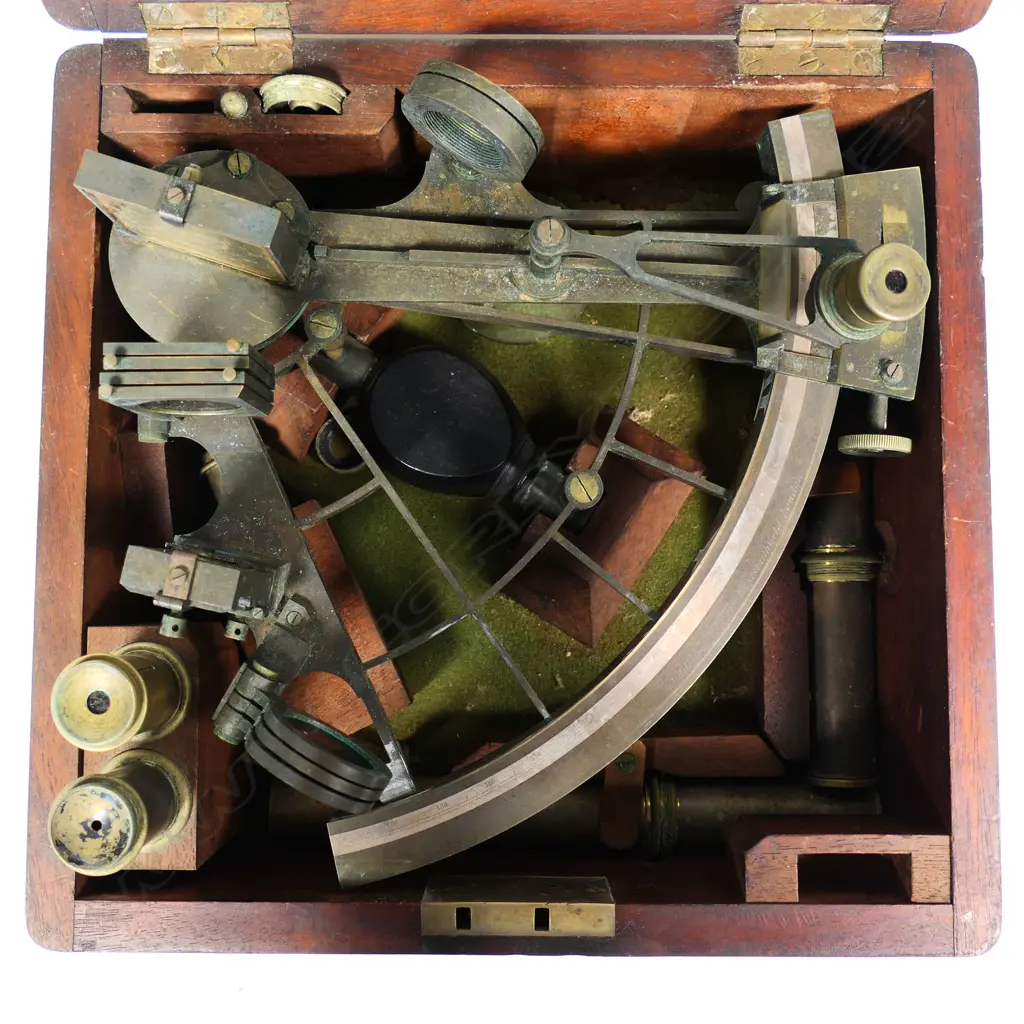 A Victorian Adkins brass sextant, Image 1++