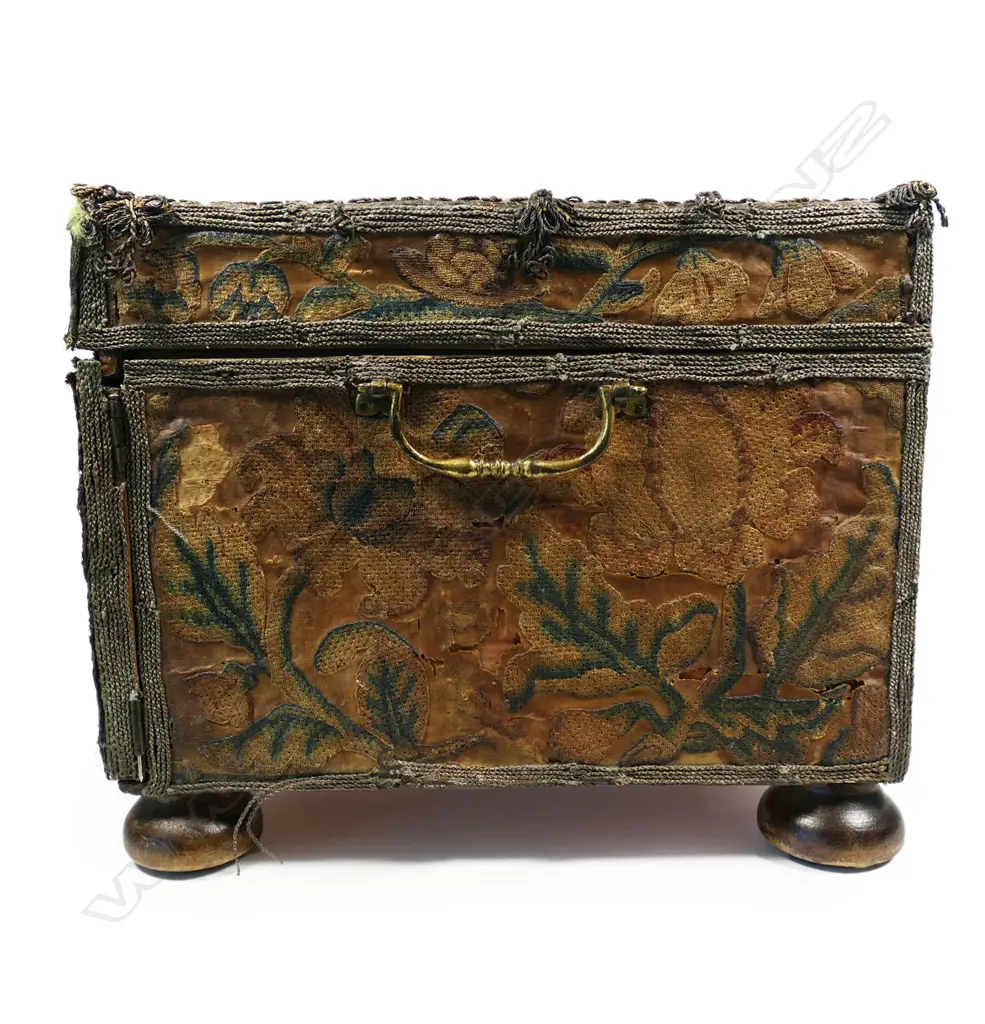 17thC silk embroidered jewellery box, Image 1++