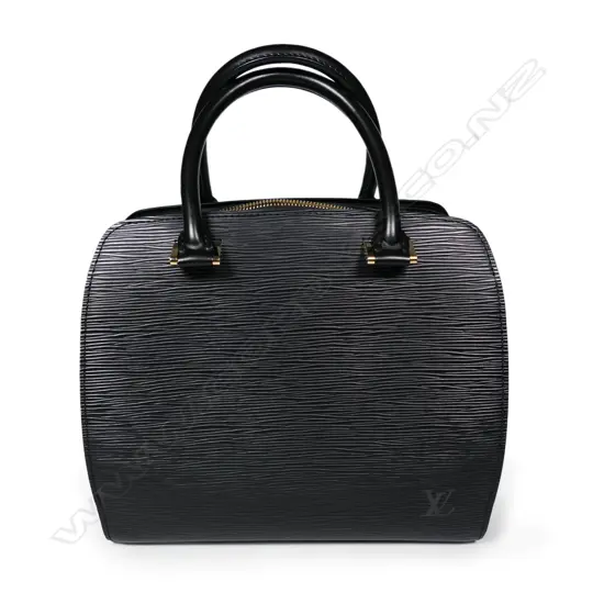 A Louis Vuitton Pont Neuf bag,