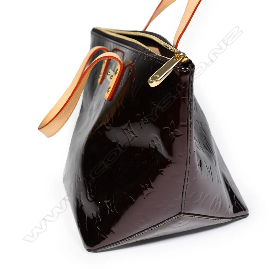 A Louis Vuitton Bellevue tote, Image 1++