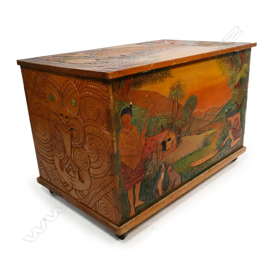 A Jane Brenkley chest, Image 1++