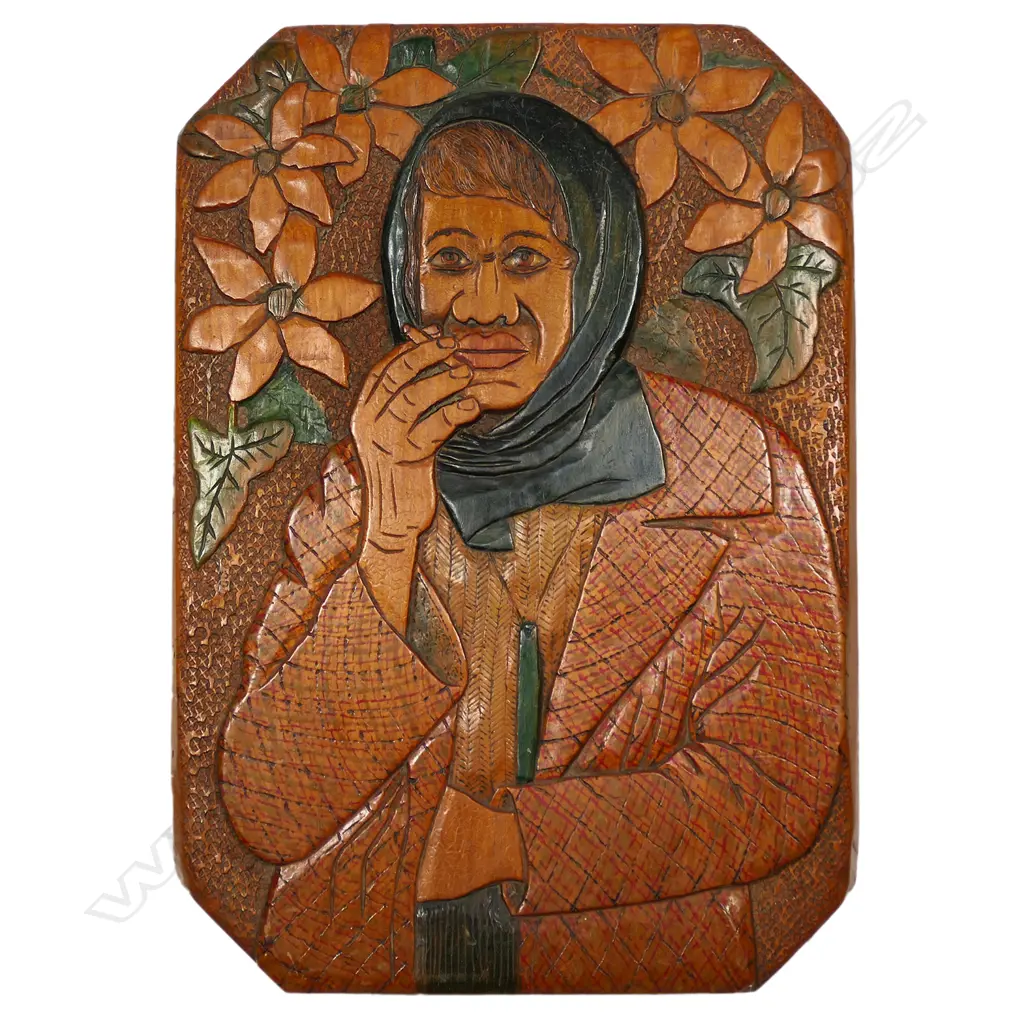 A Jane Brenkley lidded box, Image 1++