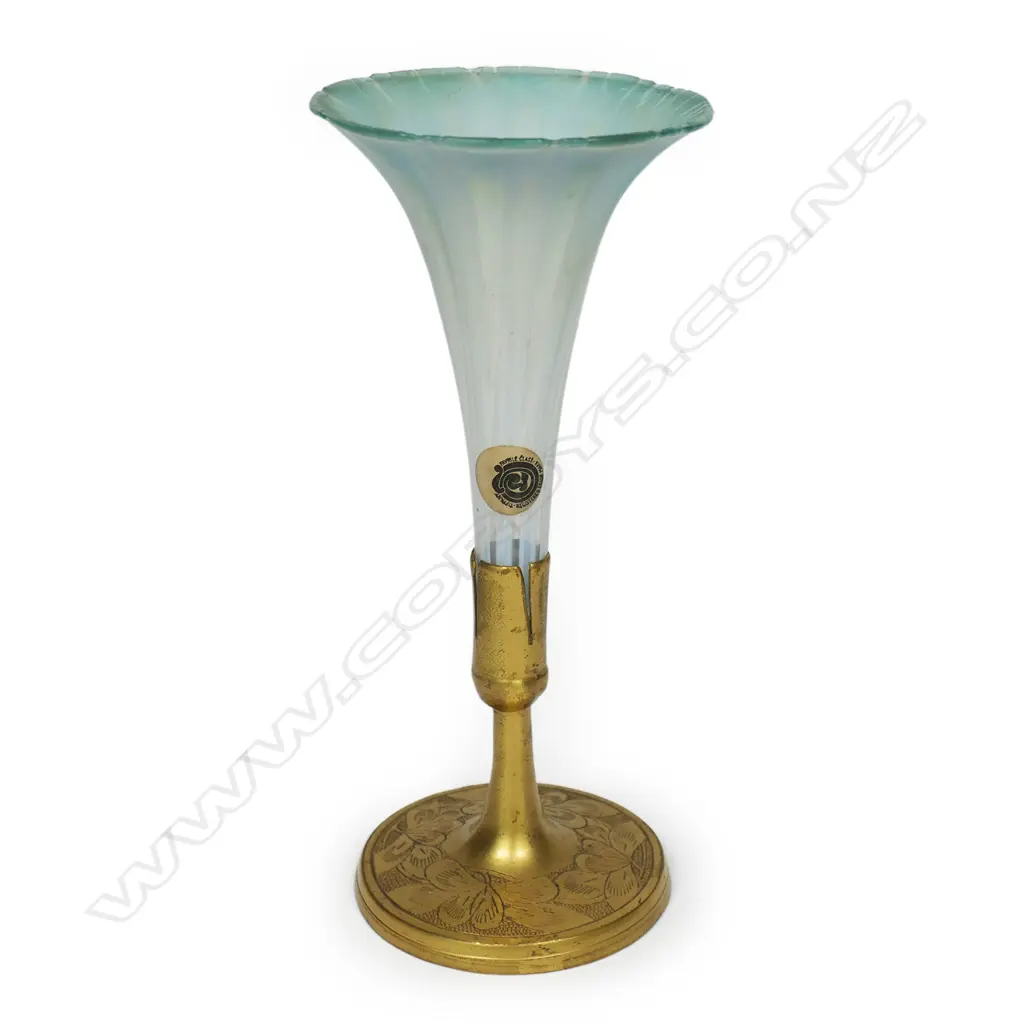 A 1920's Tiffany Favrile glass trumpet vase, Image 1++