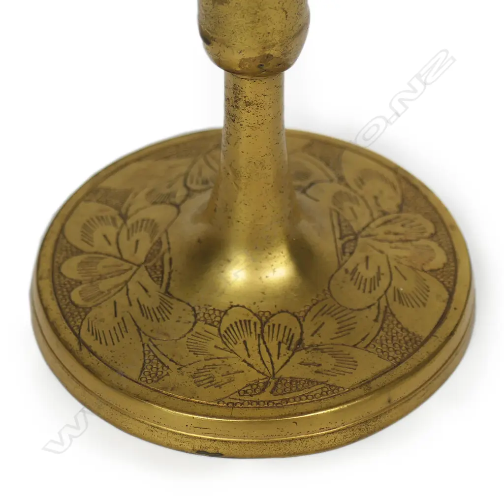 A 1920's Tiffany Favrile glass trumpet vase, Image 1++