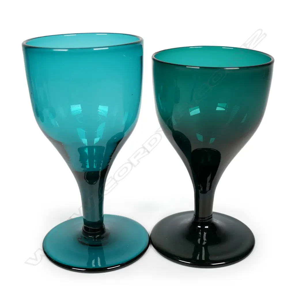 Eight Bristol Green wine glasses, Image 1++