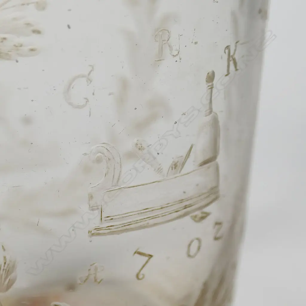 A rare 18thC European cut glass armorial beaker, Image 1++