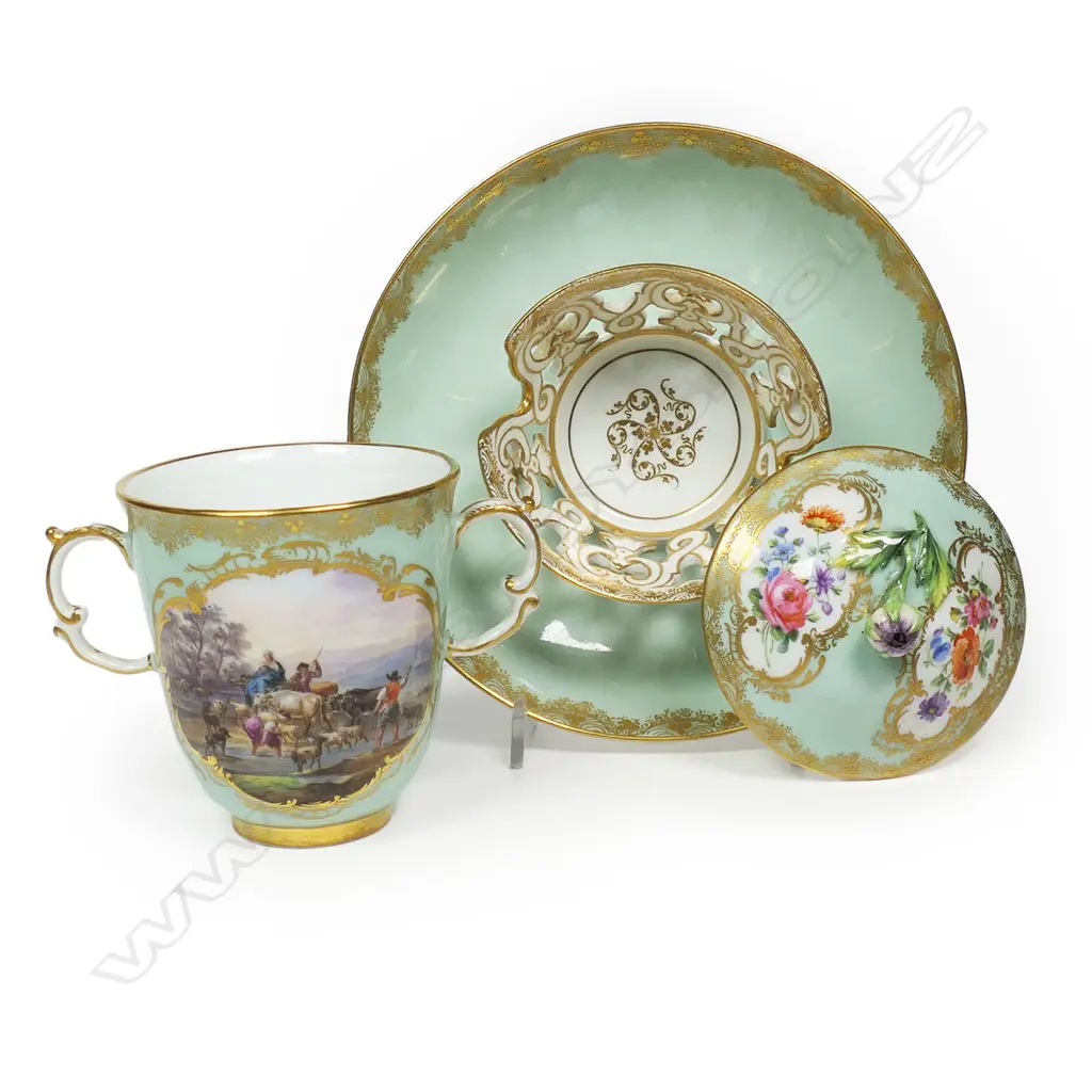 19thC Meissen porcelain trembleuse lidded chocolate cup and saucer, Image 1++