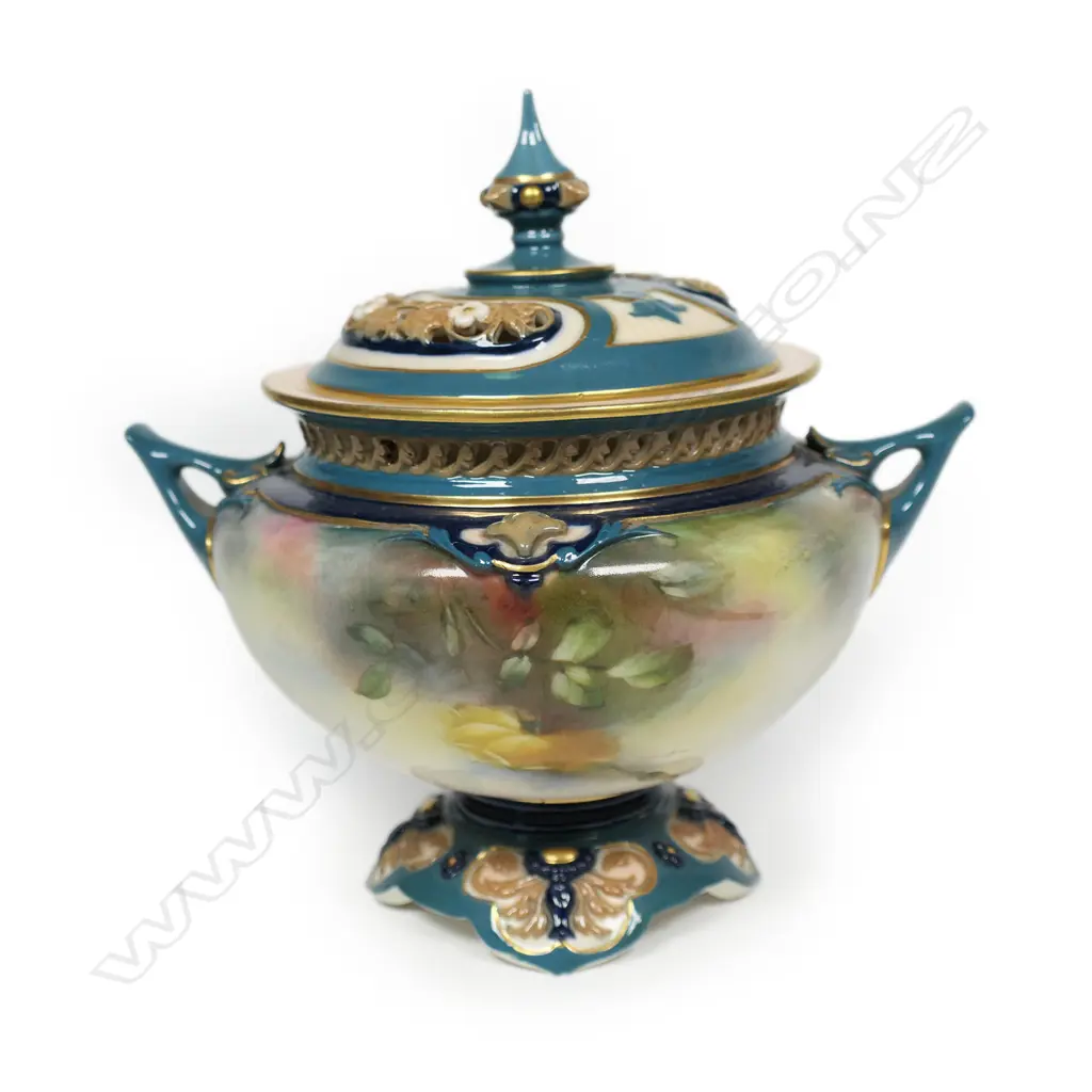 A c.1900 Hadley's Worcester lidded potpourri pedestal urn, Image 1++