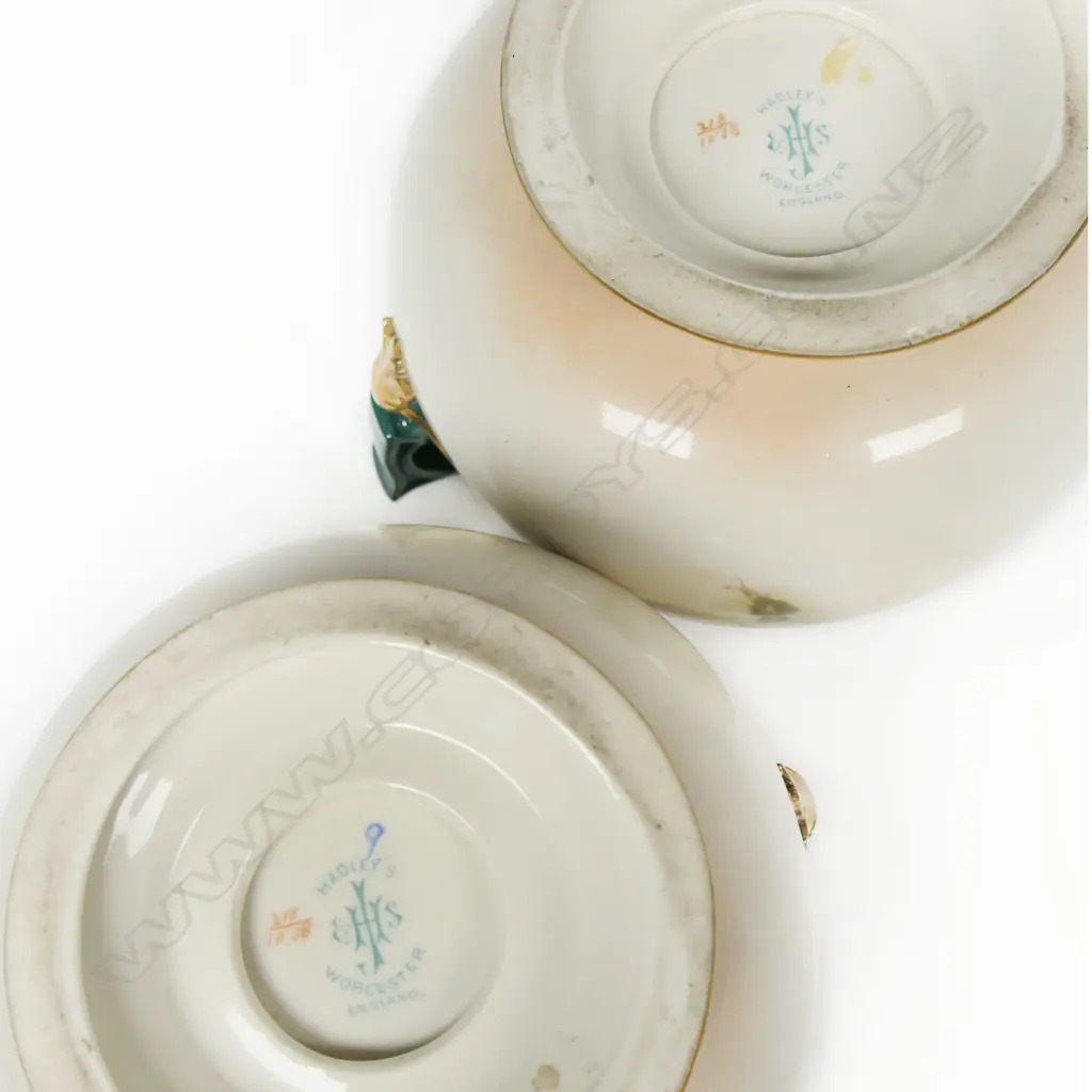 A pair of c.1900 Hadley's Worcester squat baluster vases, Image 1++
