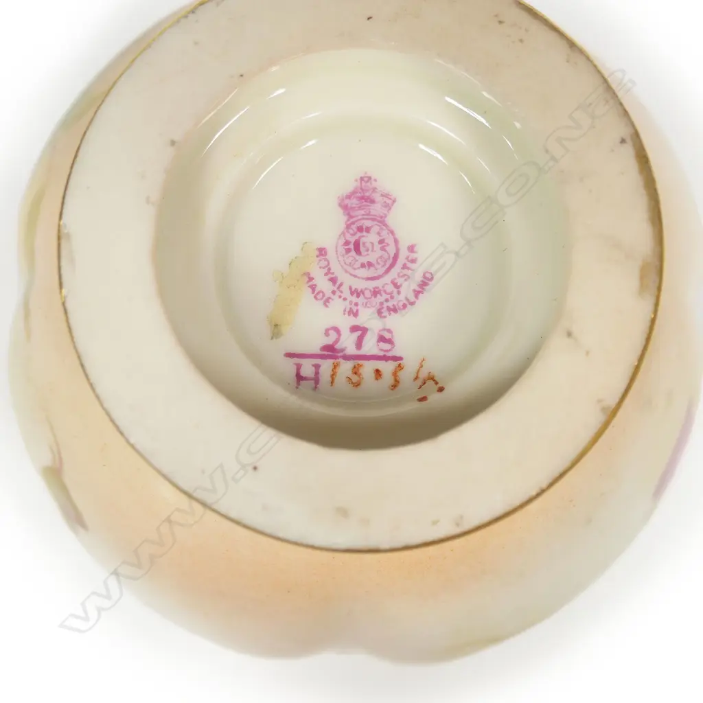 A Royal Worcester rose painted vase, Image 1++