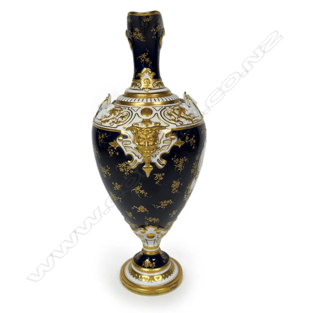 A Royal Worcester porcelain hand painted classical ewer, Image 1++