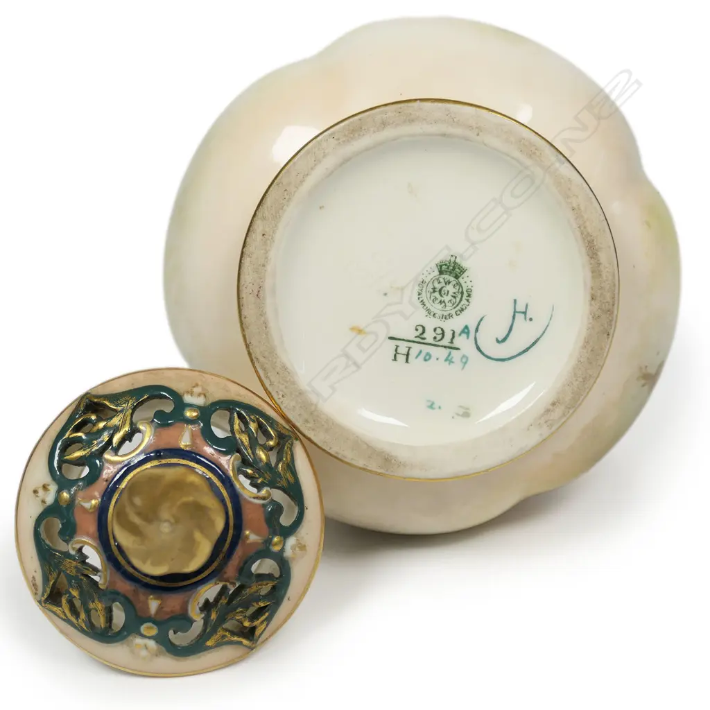 Royal Worcester Hadley lidded potpourri urn, Image 1++