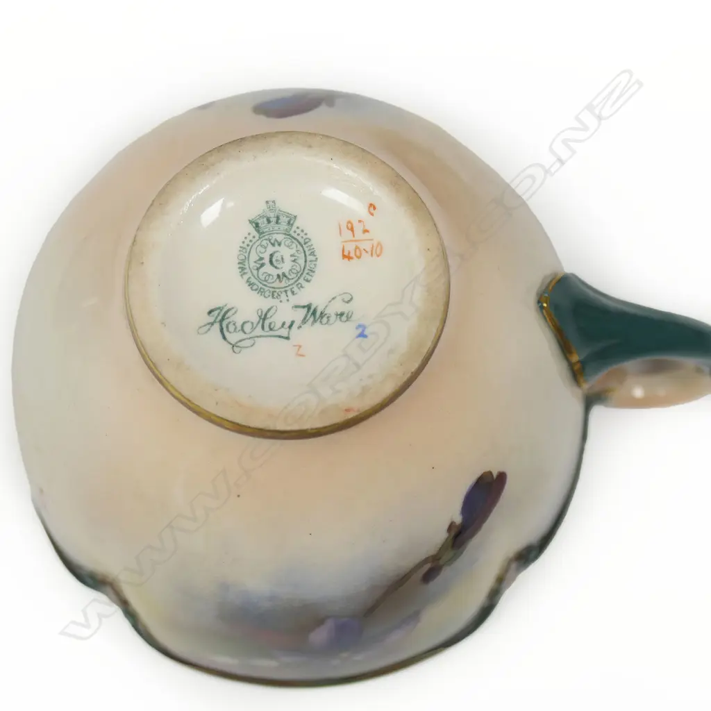 A 1905 Royal Worcester Hadley Ware eleven-piece part tea set, Image 1++